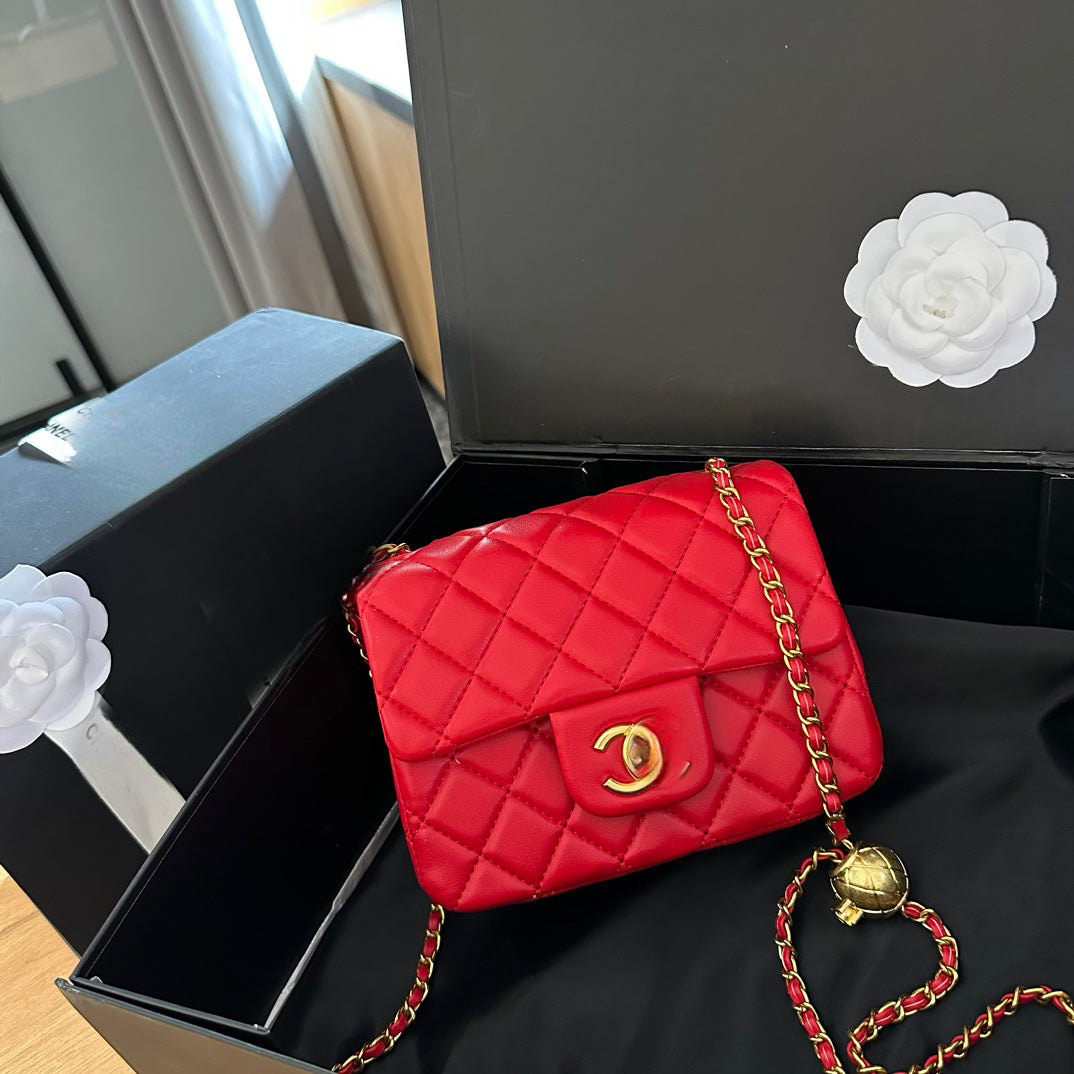 Small Bag With Chain