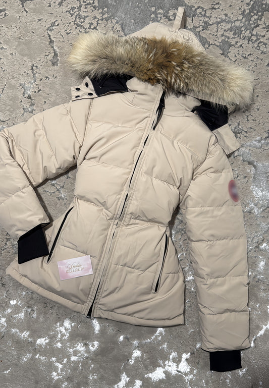 Women’s Cream Coat WithFur (with drawstrings)